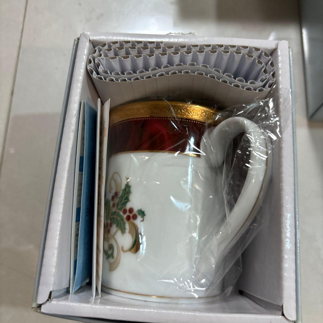 ノリタケ　のりたけ　プレート2枚　赤　緑コップ　セット