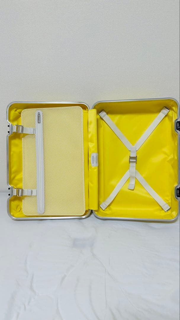 リモワ　holiday ハンドキャリーケース