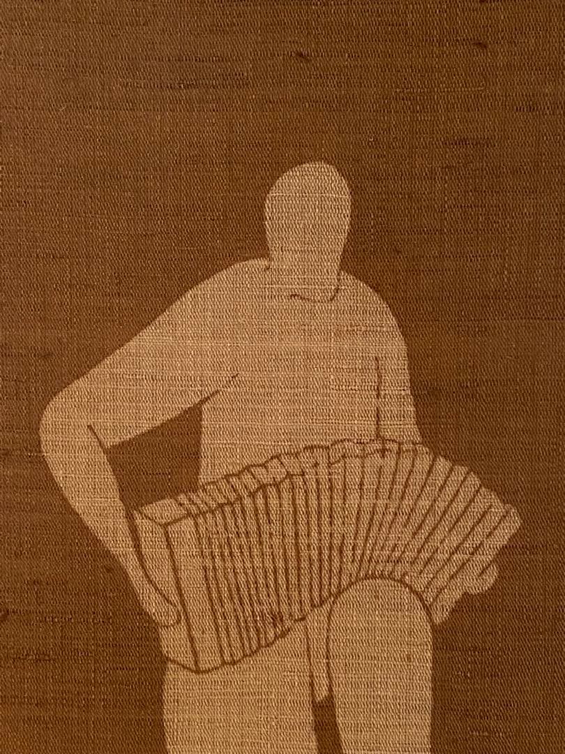 望月通陽　草木染めタペストリー　「奏でる器」からー　「バンドネオン」