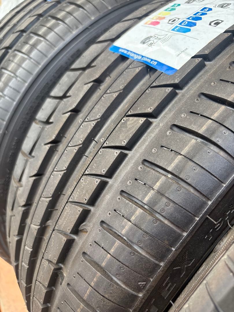 【新品・送料無料】235/35r19 2本セット トライアングル 19インチ