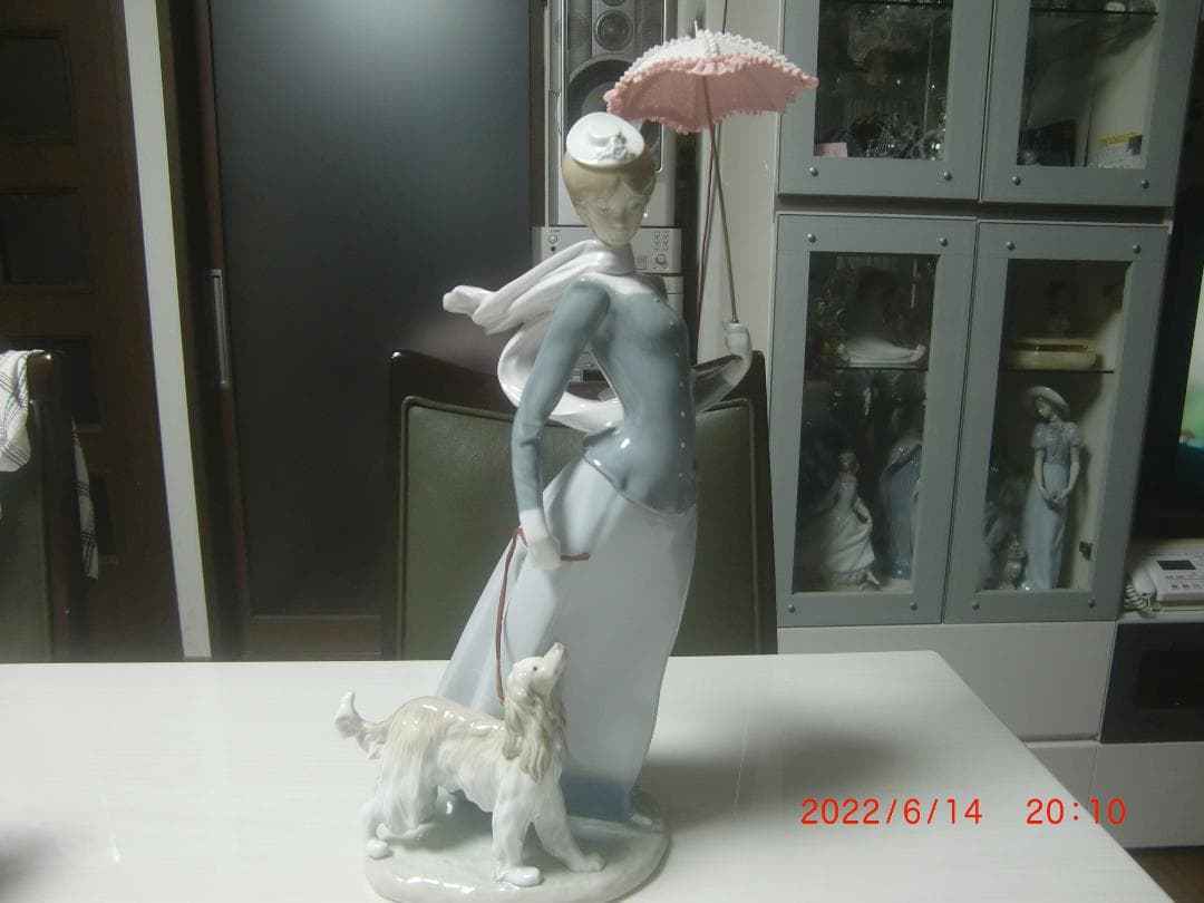 りぼん　LLADRO　リヤドロ　絶版　ショールの貴婦人　4914　Ｌ156
