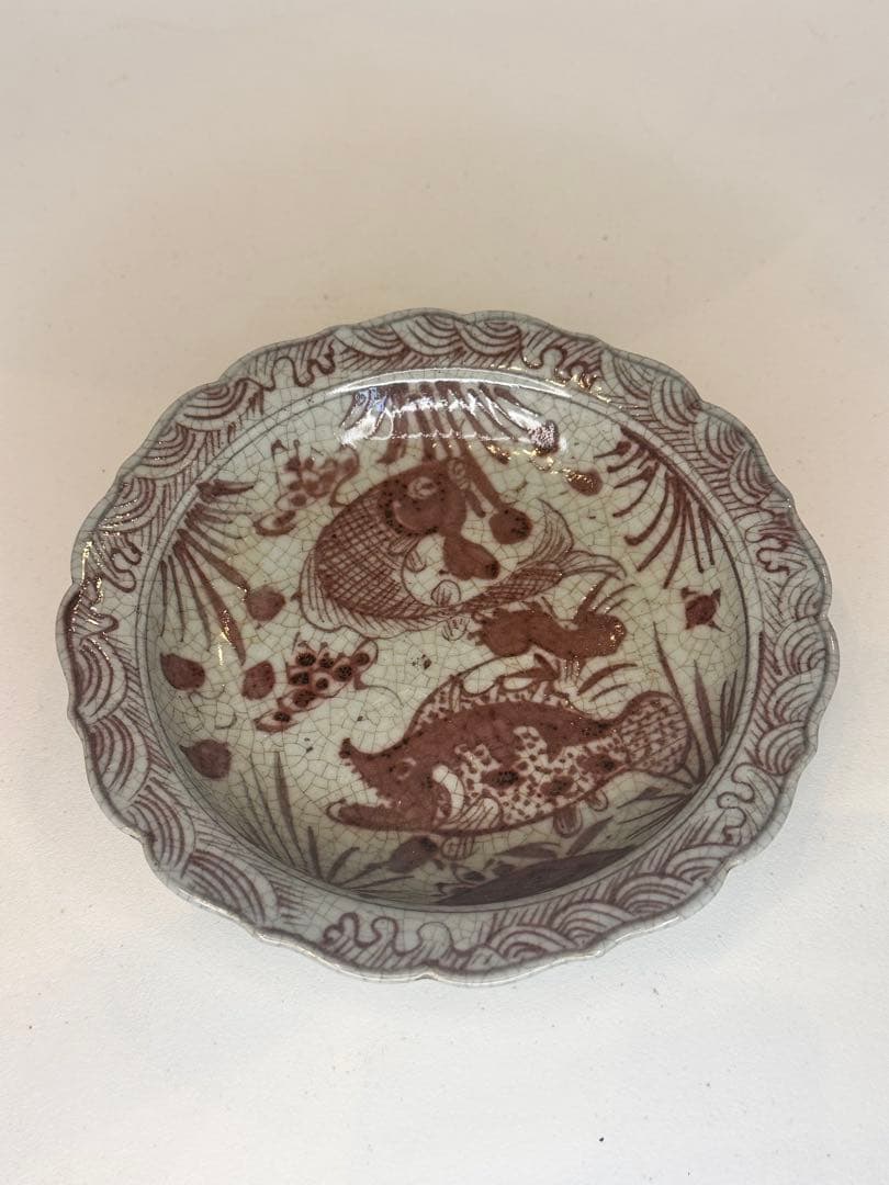 明代　釉裏紅　双魚文　葵口盤　開片　「天」字底款　年代物　古陶磁