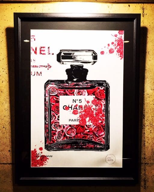 grysonアート2.5LシャネルNO5オマージュパロディ