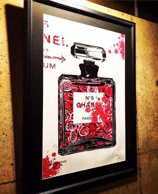 grysonアート2.5LシャネルNO5オマージュパロディ