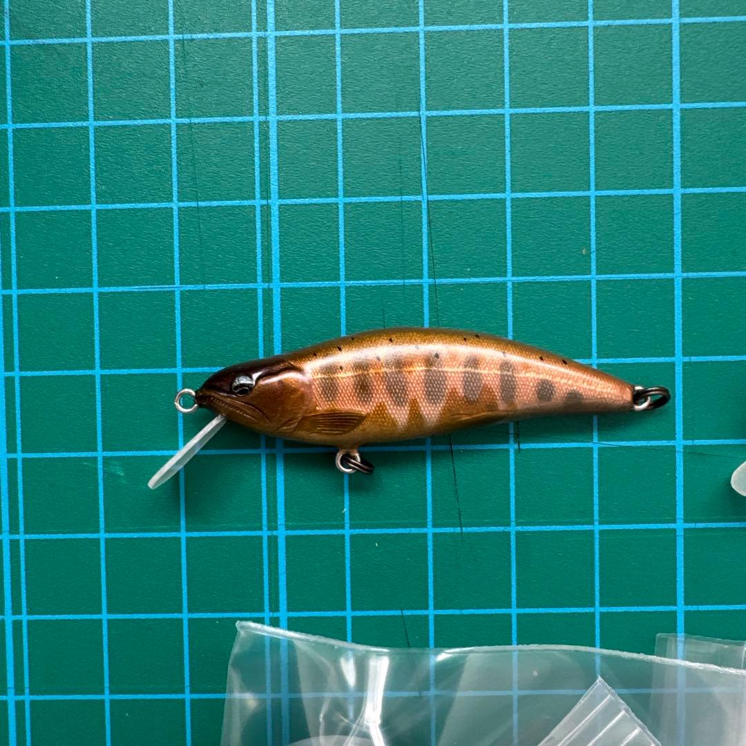 ハンドメイドミノーとバッヂのセット