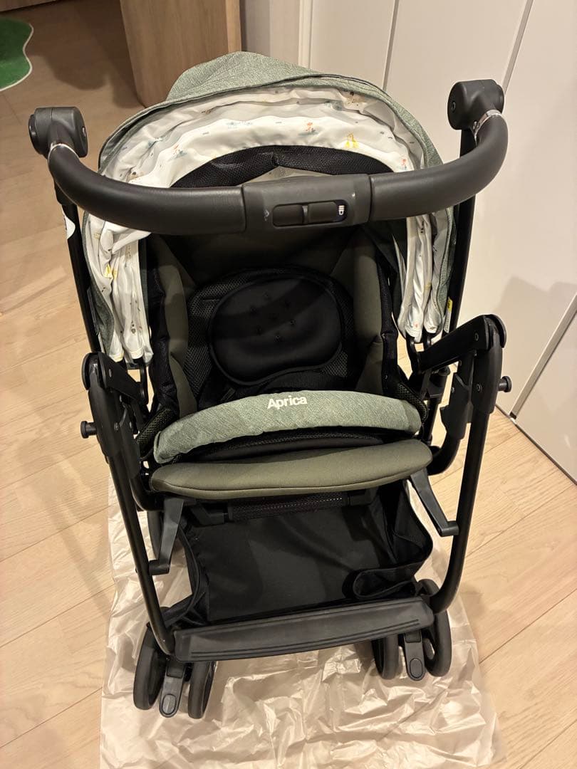 専用 美品 アップリカ　ルンルンコンパクト　アニマルカーキベビーザラす限定モデル