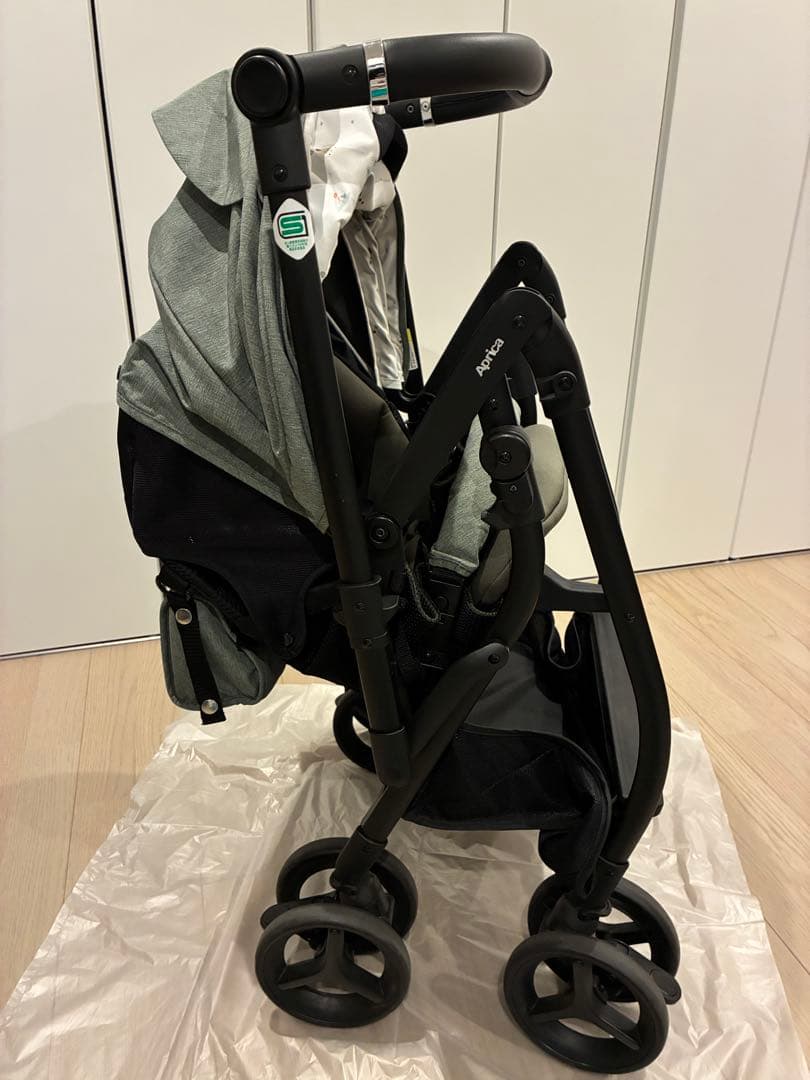 専用 美品 アップリカ　ルンルンコンパクト　アニマルカーキベビーザラす限定モデル