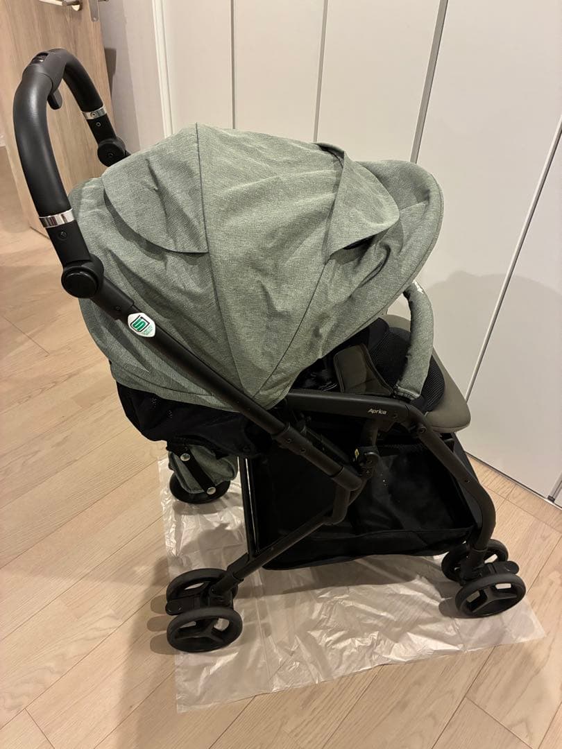 専用 美品 アップリカ　ルンルンコンパクト　アニマルカーキベビーザラす限定モデル