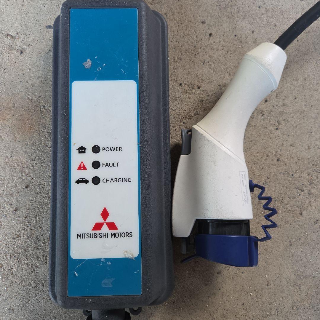 三菱自動車純正 100V EV充電器