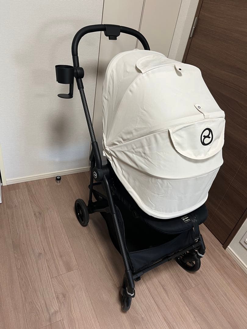 サイベックス　ホワイトカラー　ベビーカー カップホルダー付き