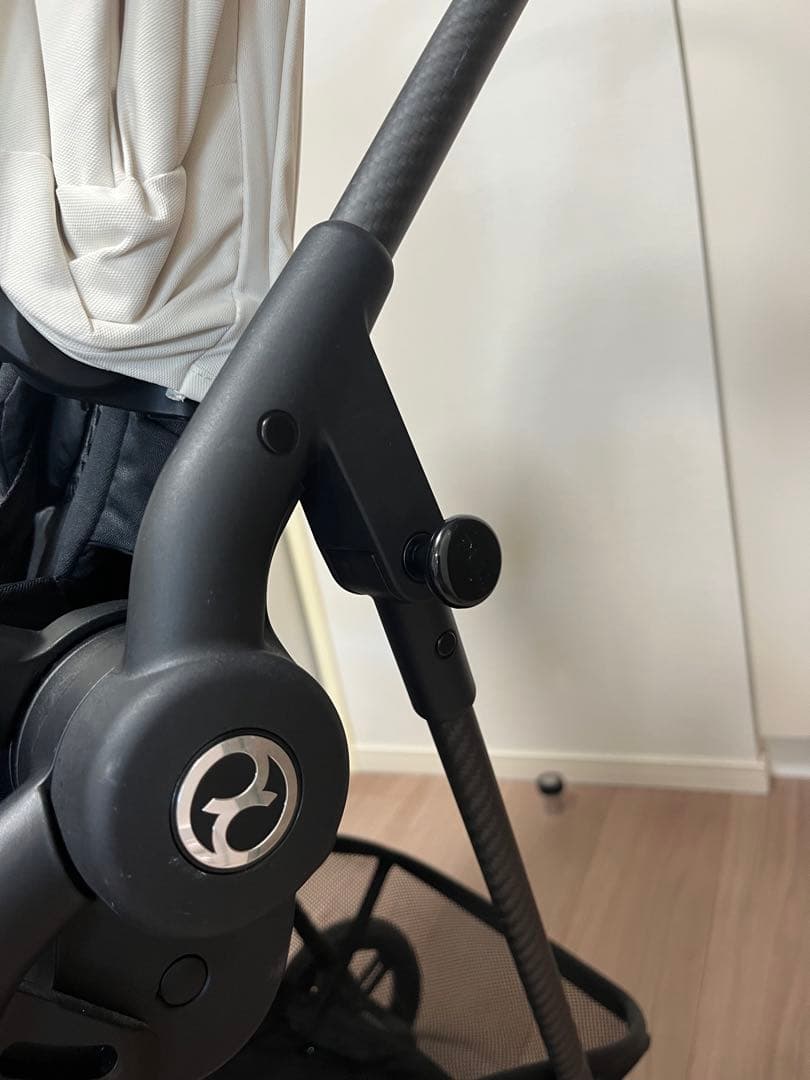 サイベックス　ホワイトカラー　ベビーカー カップホルダー付き