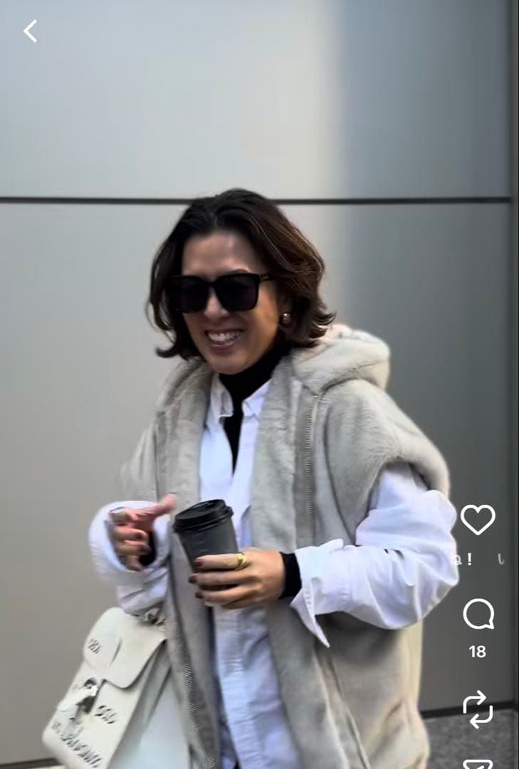 カレンソロジー⭐︎美品ファーフーディーベスト