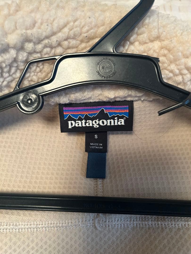 patagonia クラシックレトロXフリースベスト ベージュ/ネイビー