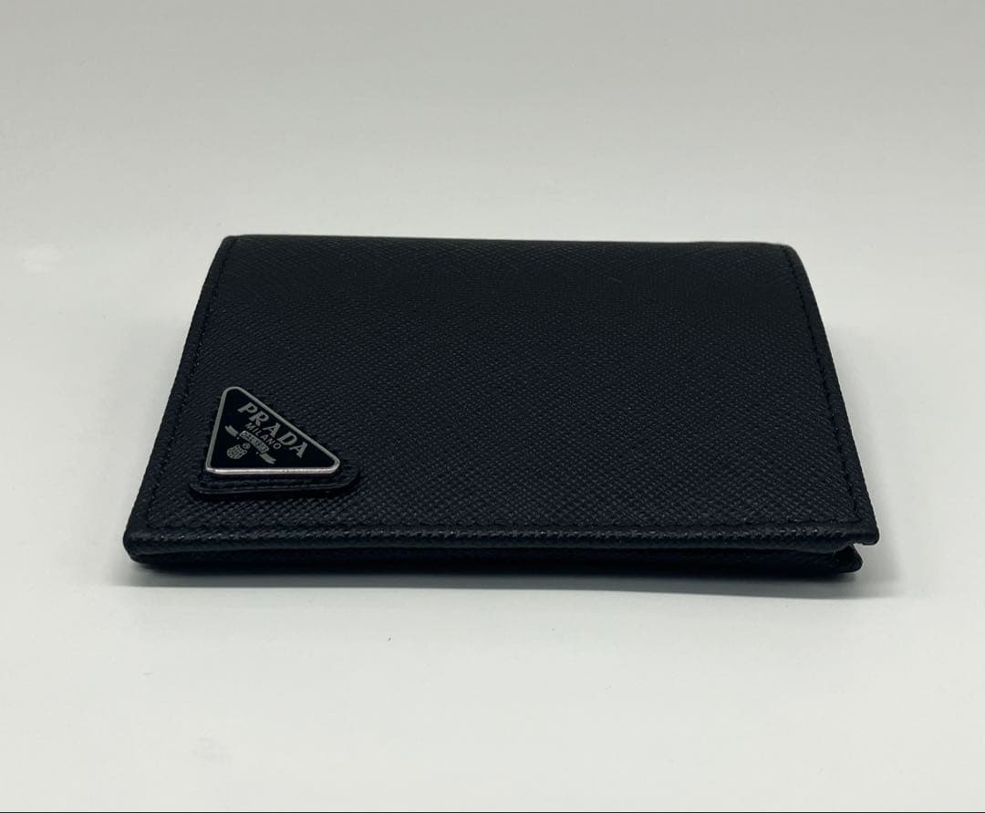 ⭐️ 極美品 プラダ サフィアーノ トライアングル 二つ折り財布 ブラック 鑑定済