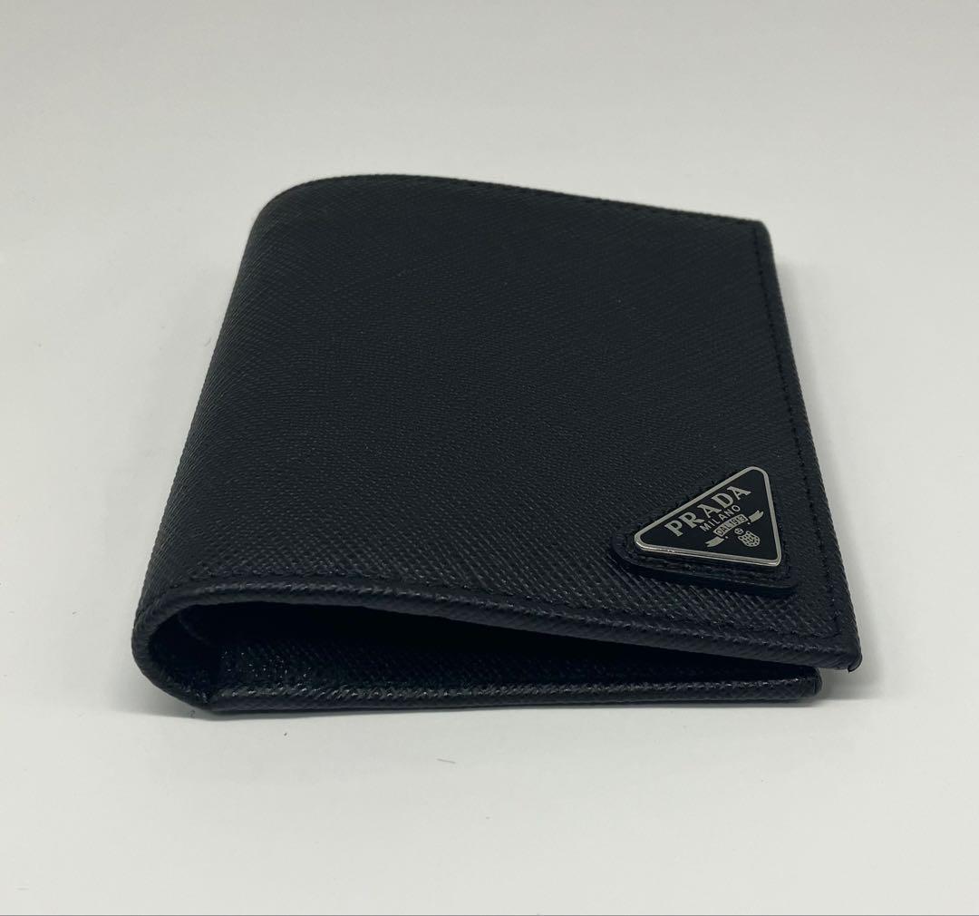 ⭐️ 極美品 プラダ サフィアーノ トライアングル 二つ折り財布 ブラック 鑑定済