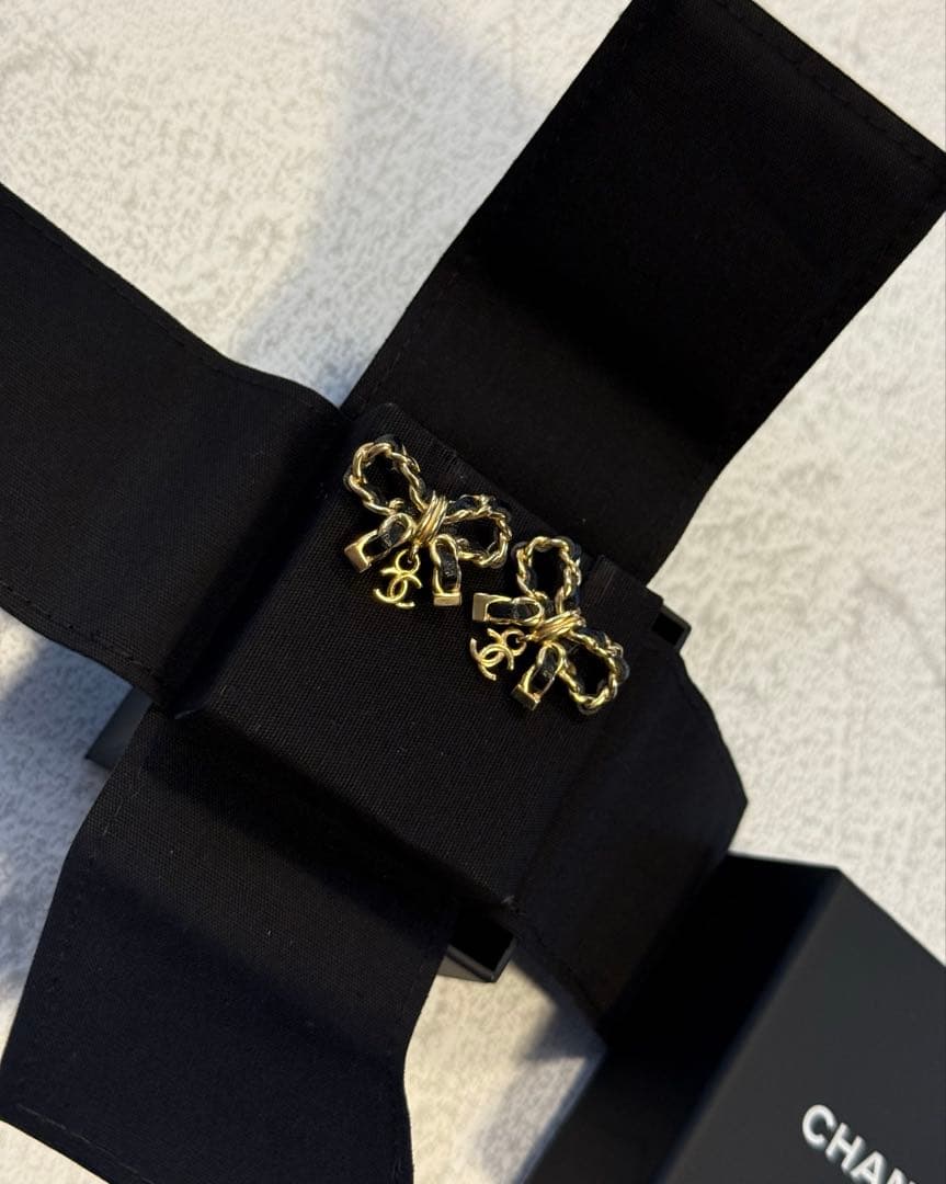 CHANEL ピアス　リボン