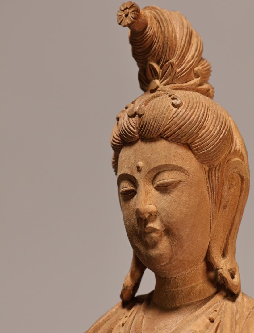 Kazaky　K438　木製　聖観音菩像