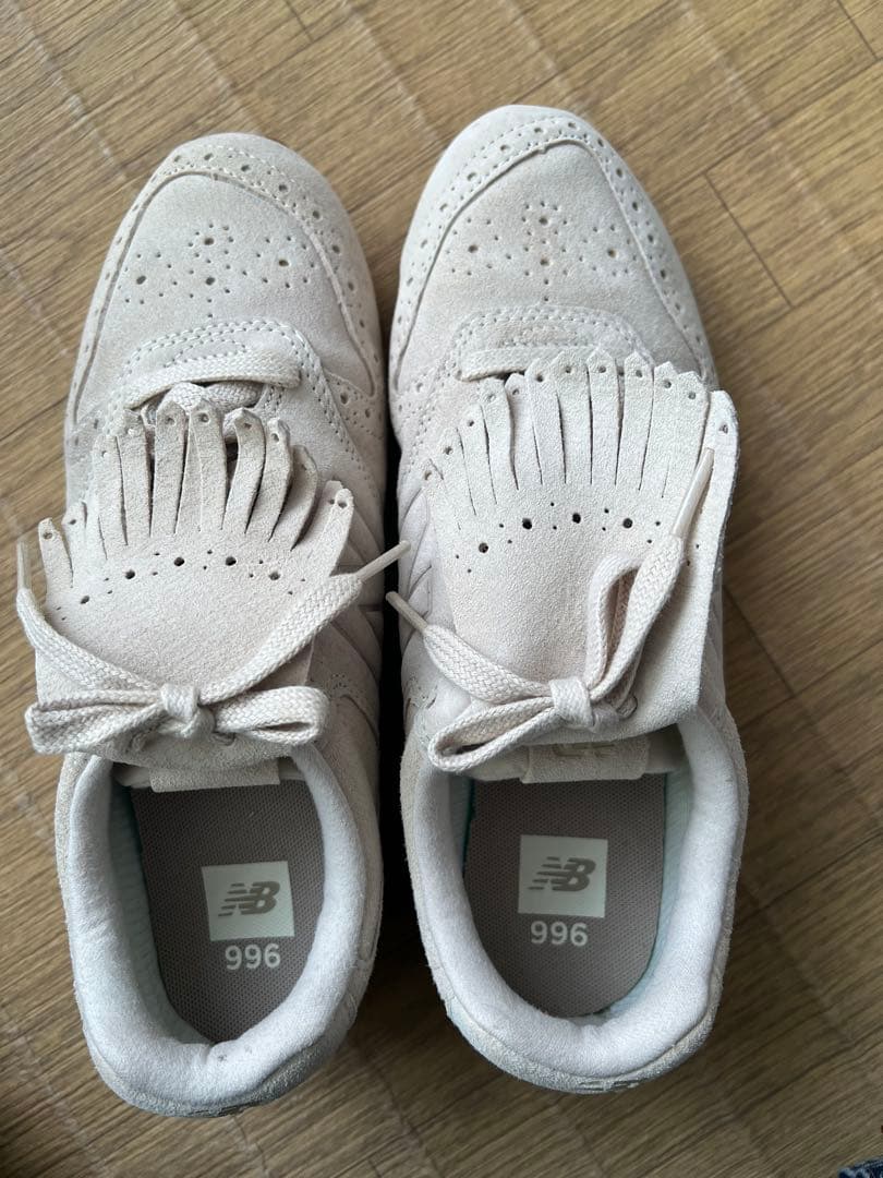 New Balance 996 ホワイト スエード スニーカー