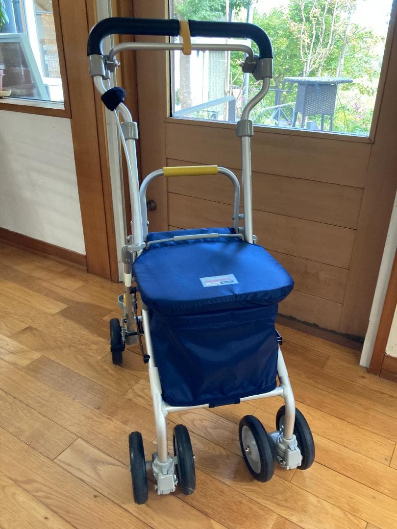 【美品】ウィズワン ライトミニ アンジェレッタ　シルバーカー