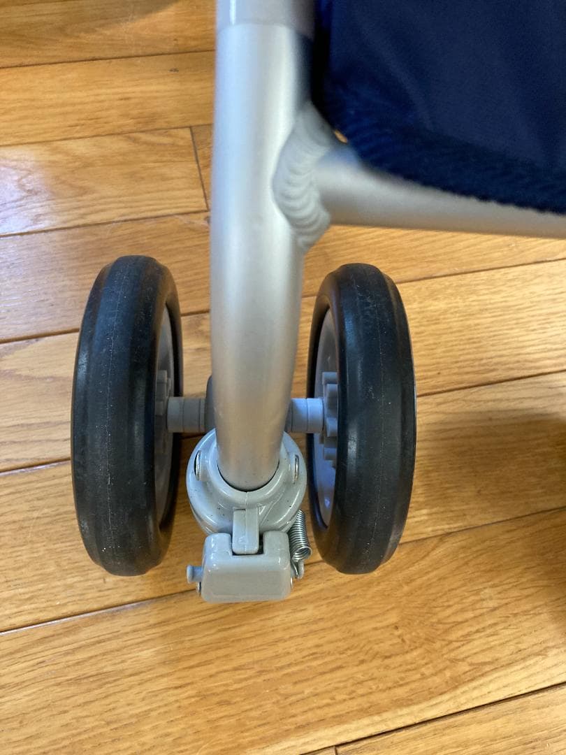 【美品】ウィズワン ライトミニ アンジェレッタ　シルバーカー