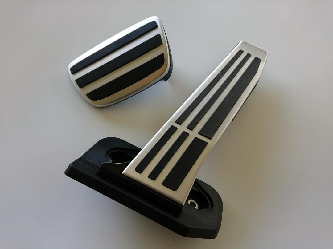 220系クラウン前期に☆ レクサスLS＆LC Fスポーツ 純正アルミペダル 2点