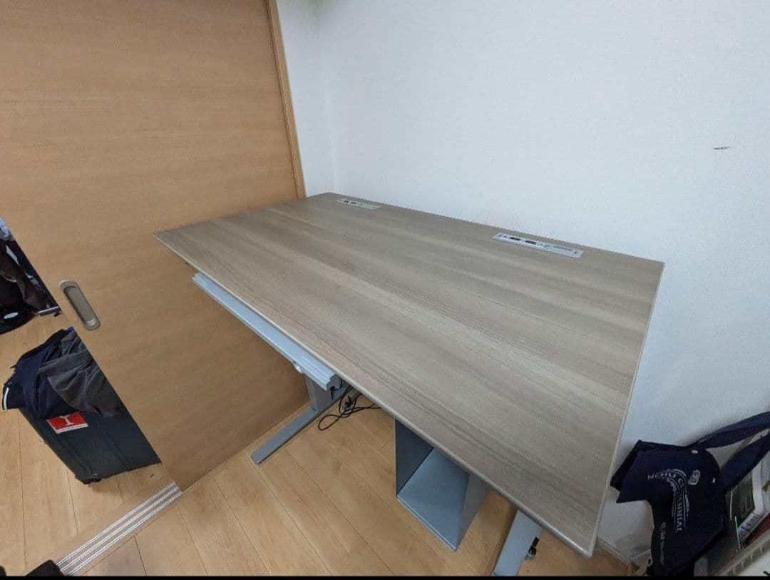 オカムラ昇降式デスク　スイフト