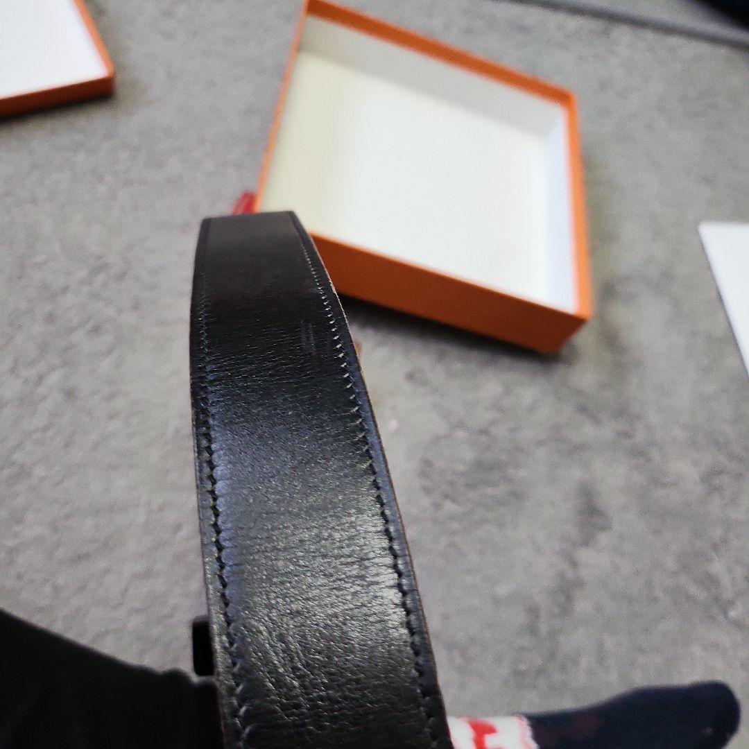 美品　エルメスHERMES レザーベルトリバーシブル ブラック　ゴールドH 90