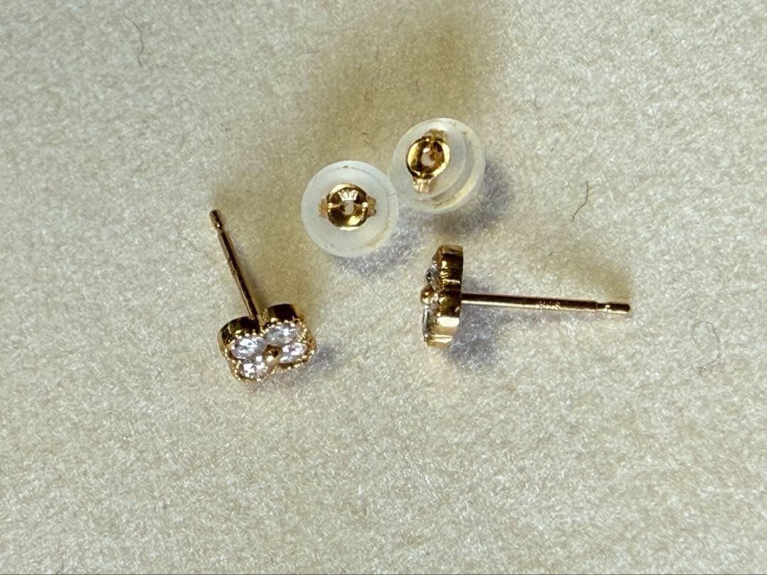 K18ダイヤピアス　ダイヤ0.3