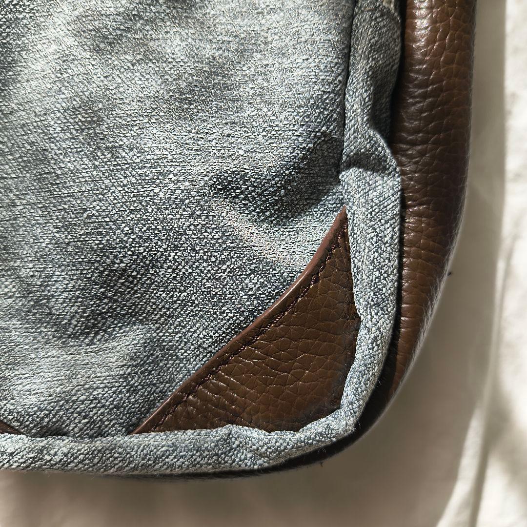 【未使用】上品グレーで差がつく、オロビアンコのボディバッグ