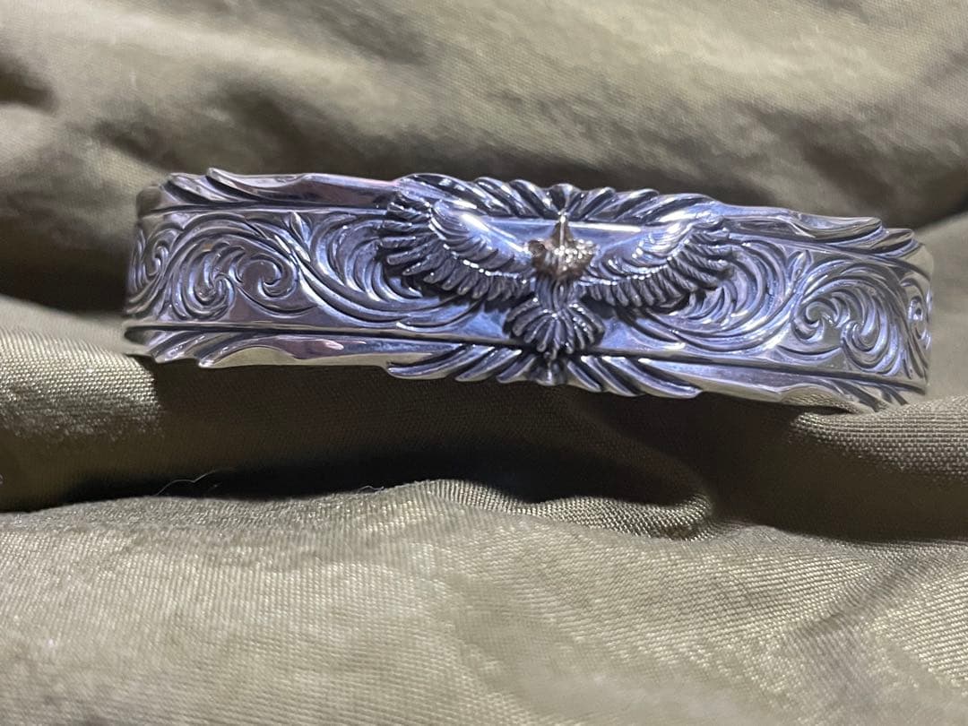 Horizon Blueホリゾンブルー頭金K18イーグバングル新品、未使用