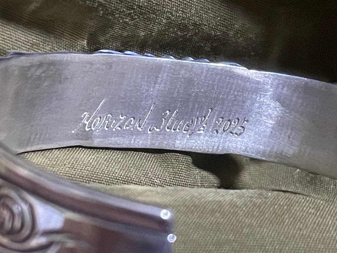 Horizon Blueホリゾンブルー頭金K18イーグバングル新品、未使用