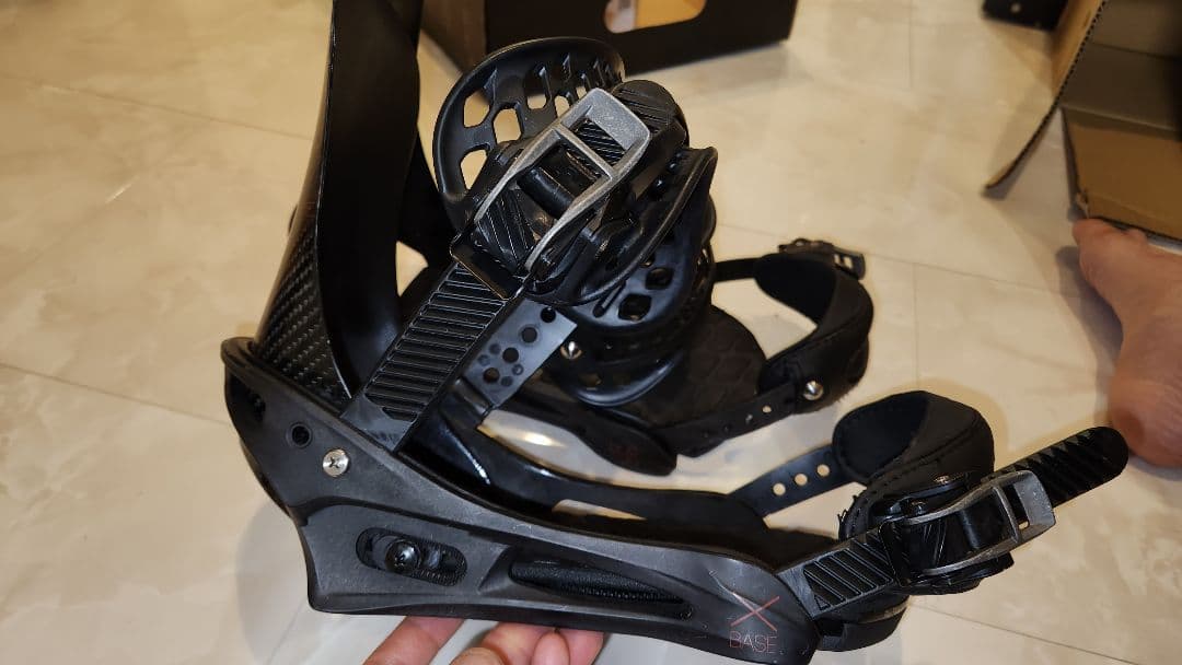 難バートン　X BASE カーボン　ハイエンドスノーボード ビンディングL