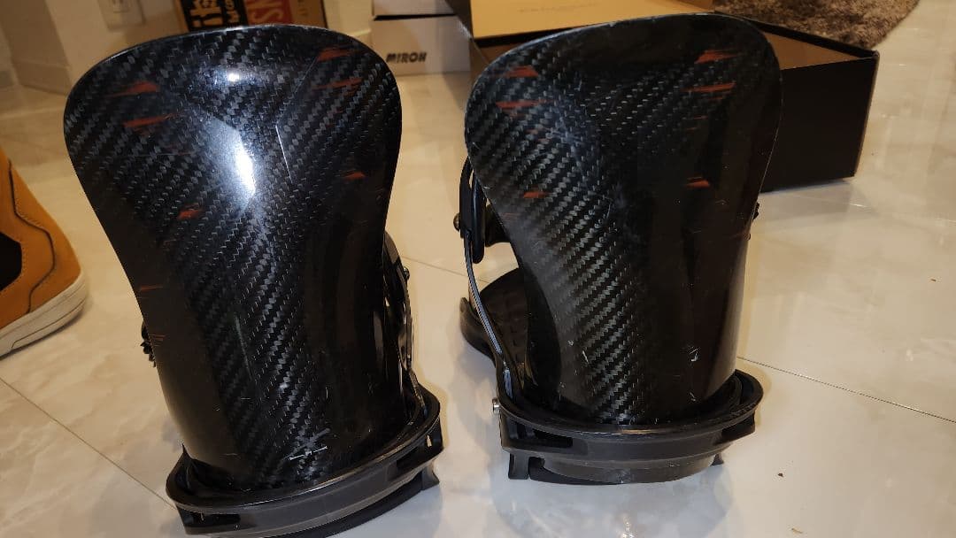 難バートン　X BASE カーボン　ハイエンドスノーボード ビンディングL