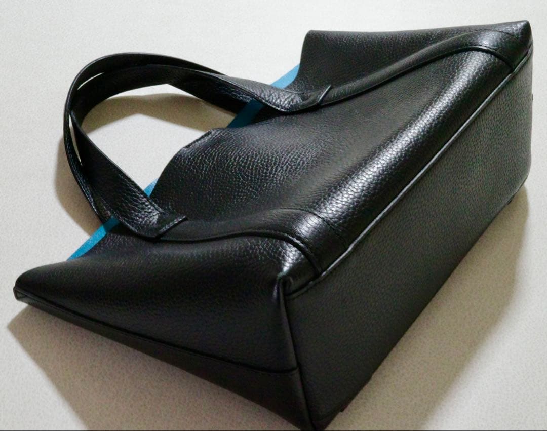 ペッレモルビダ ミニトート ブラック/ブルー