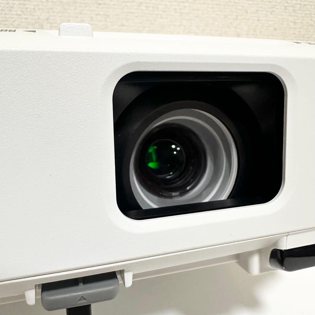 【使用42時間】EPSON プロジェクター EB-W06 ほぼ未使用 極美品