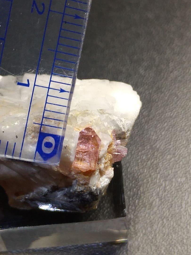 ピンクトパーズ　パキスタン産　660