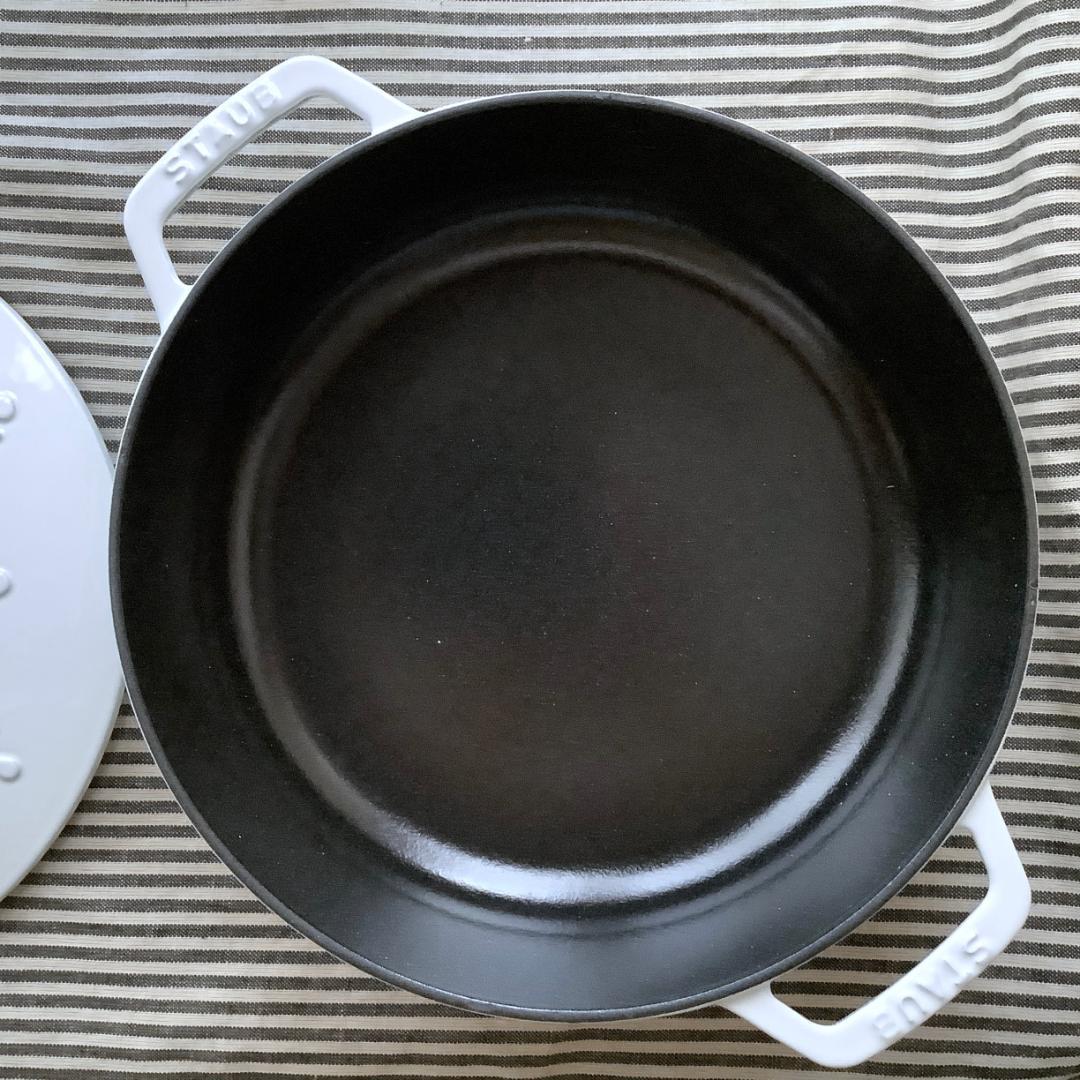 【ヘンケルスジャパン正規品】ストウブ スノーフレークブレジエ 24 ホワイト色