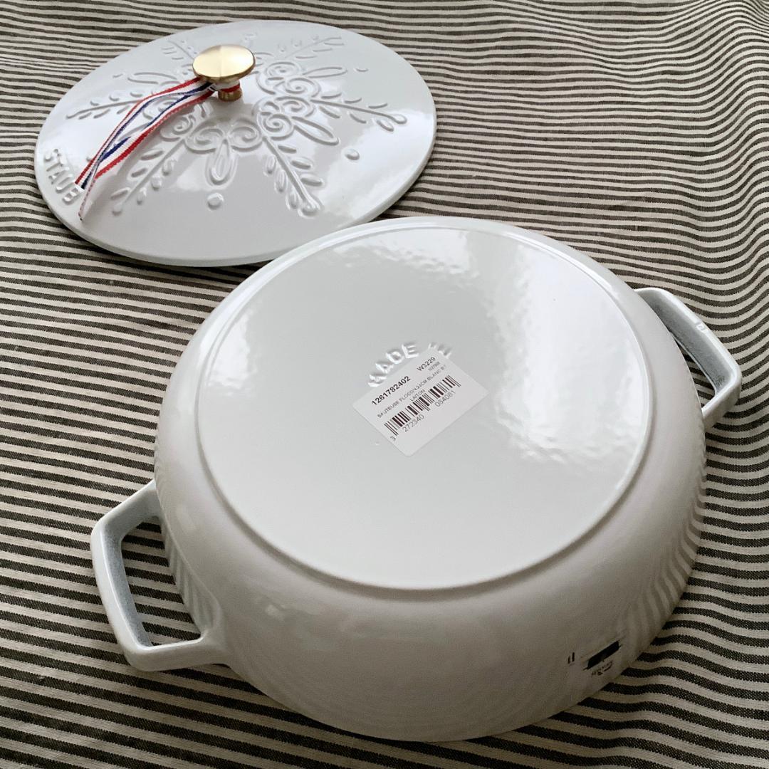 【ヘンケルスジャパン正規品】ストウブ スノーフレークブレジエ 24 ホワイト色