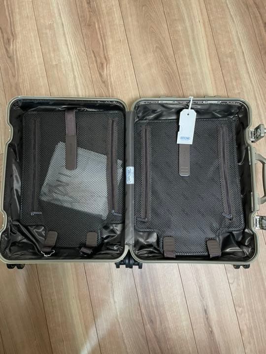 4輪キャリーバッグ