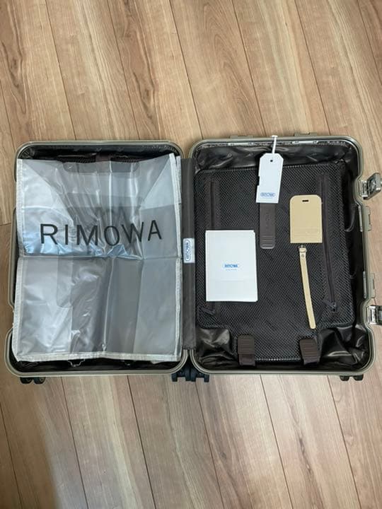 4輪キャリーバッグ