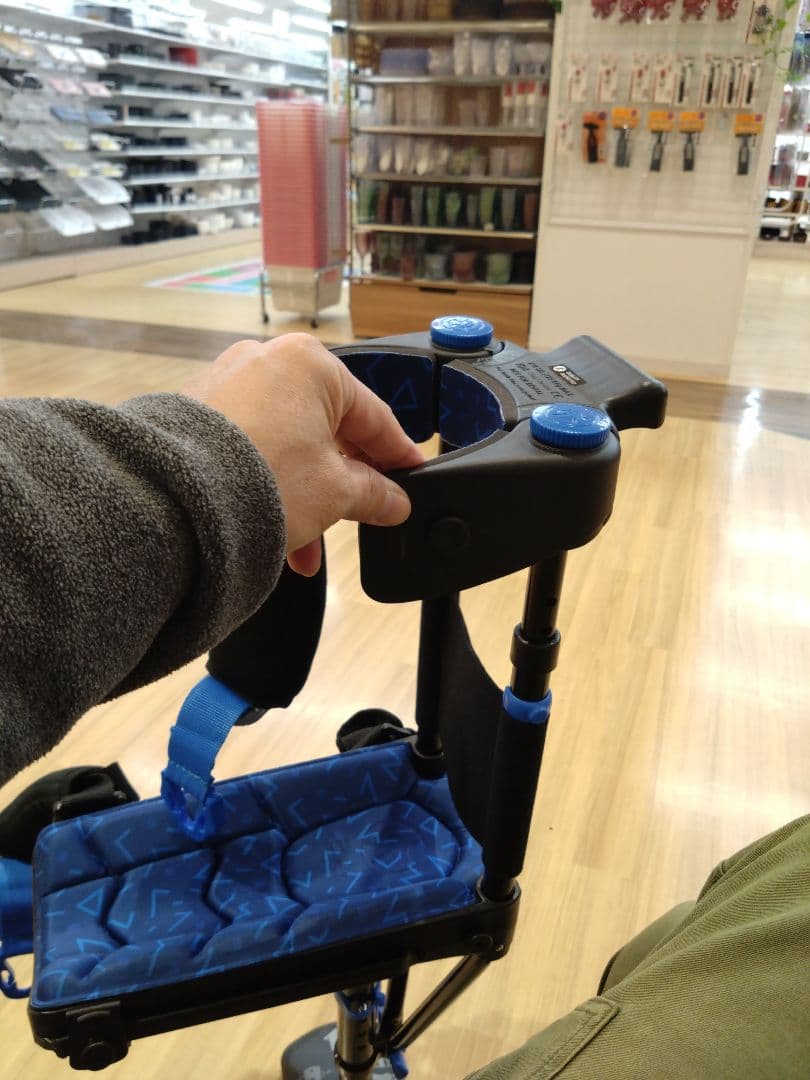 iWALKFree 3.0（アイウォーク）松葉杖が辛い時に！