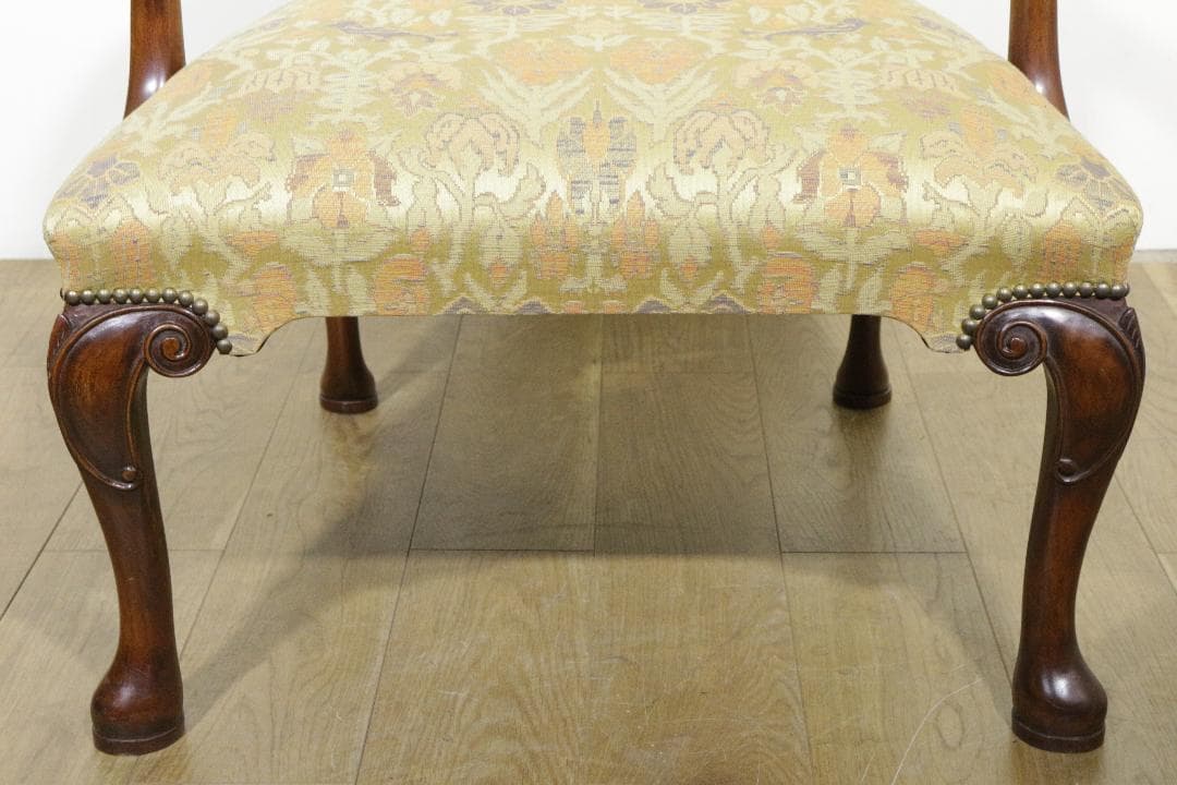 クラシック★アームチェア★ファブリック★ネコ脚★木製家具★