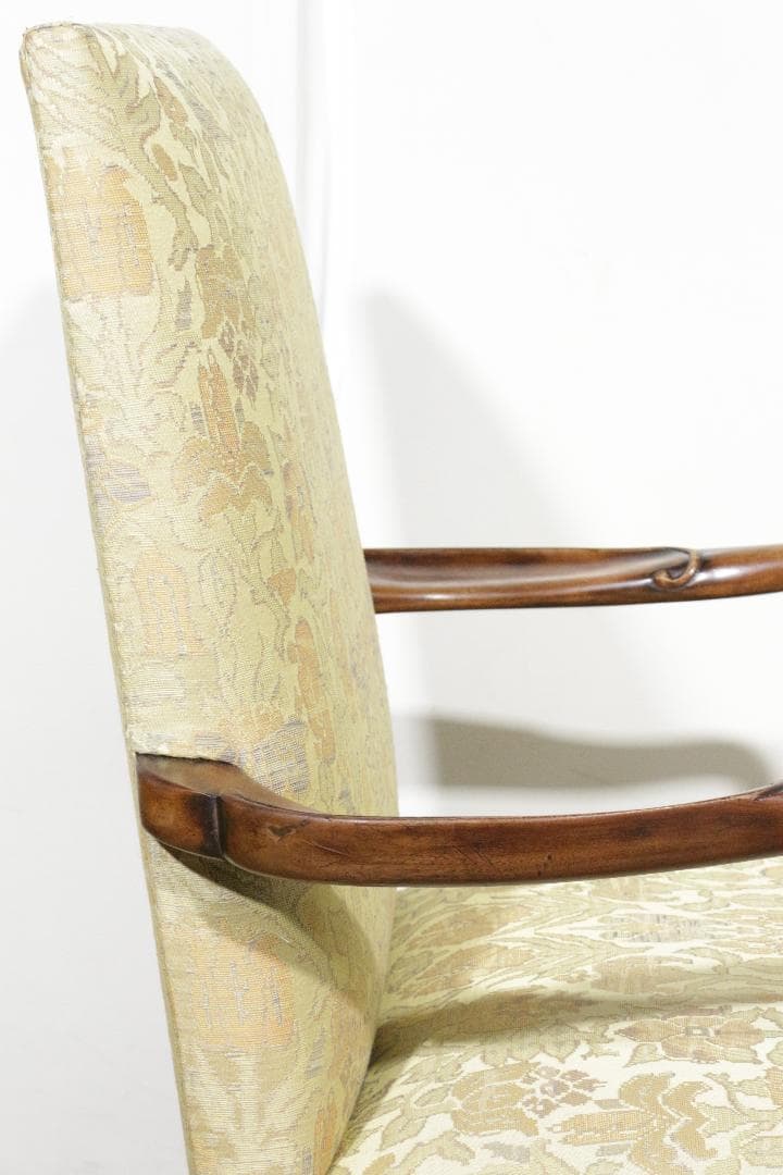 クラシック★アームチェア★ファブリック★ネコ脚★木製家具★