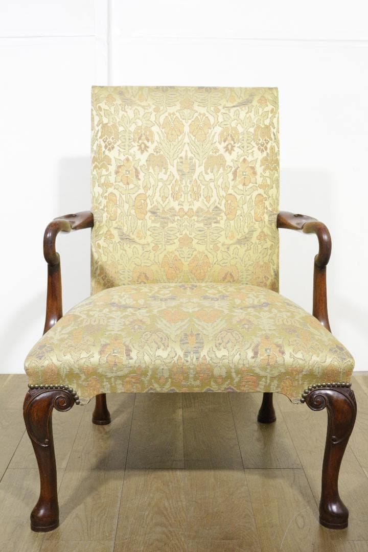 クラシック★アームチェア★ファブリック★ネコ脚★木製家具★