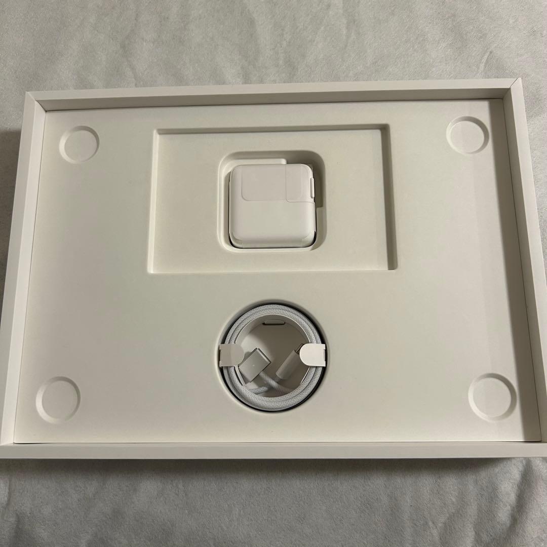 【付属品未使用・箱有】MacBook Air M2モデル 13インチ シルバー