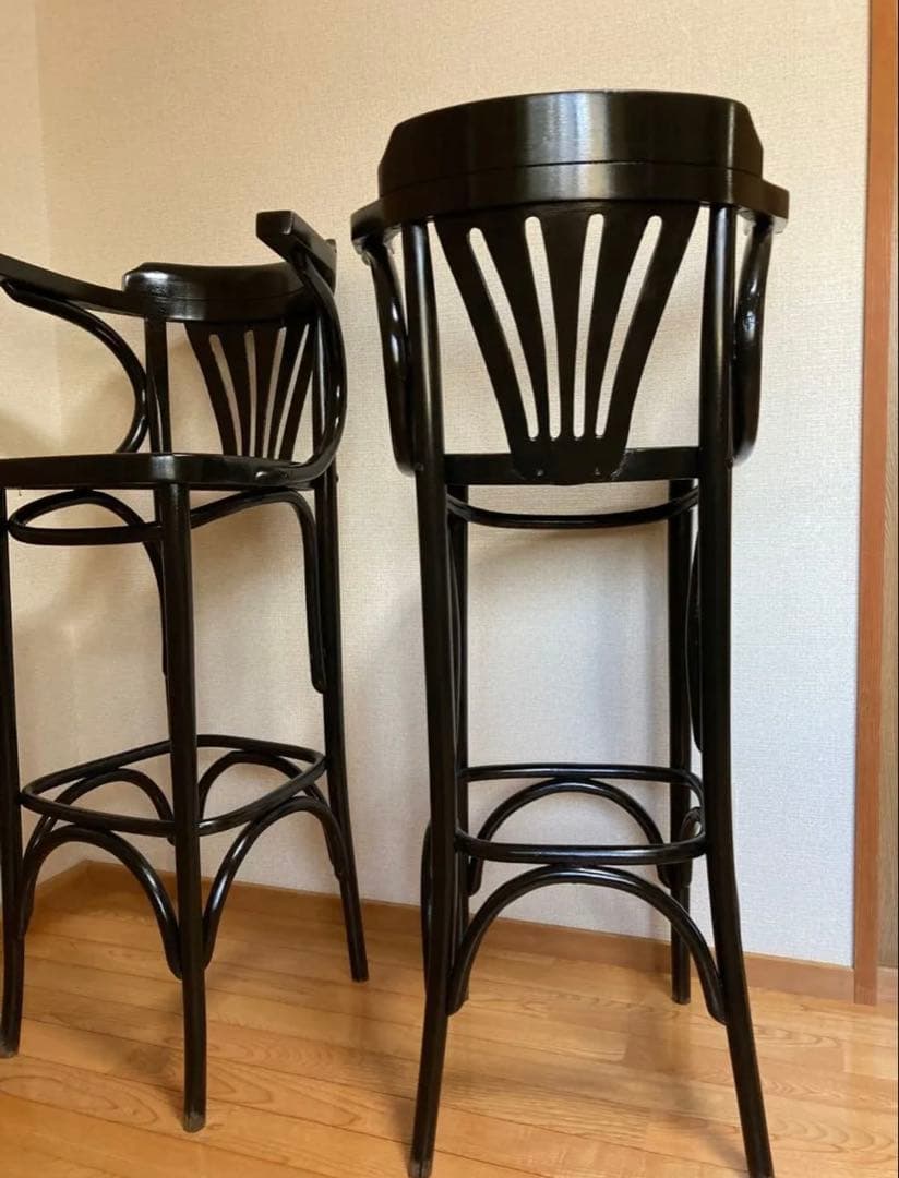 【年始につき値下げ】黒の木製バースツール1脚