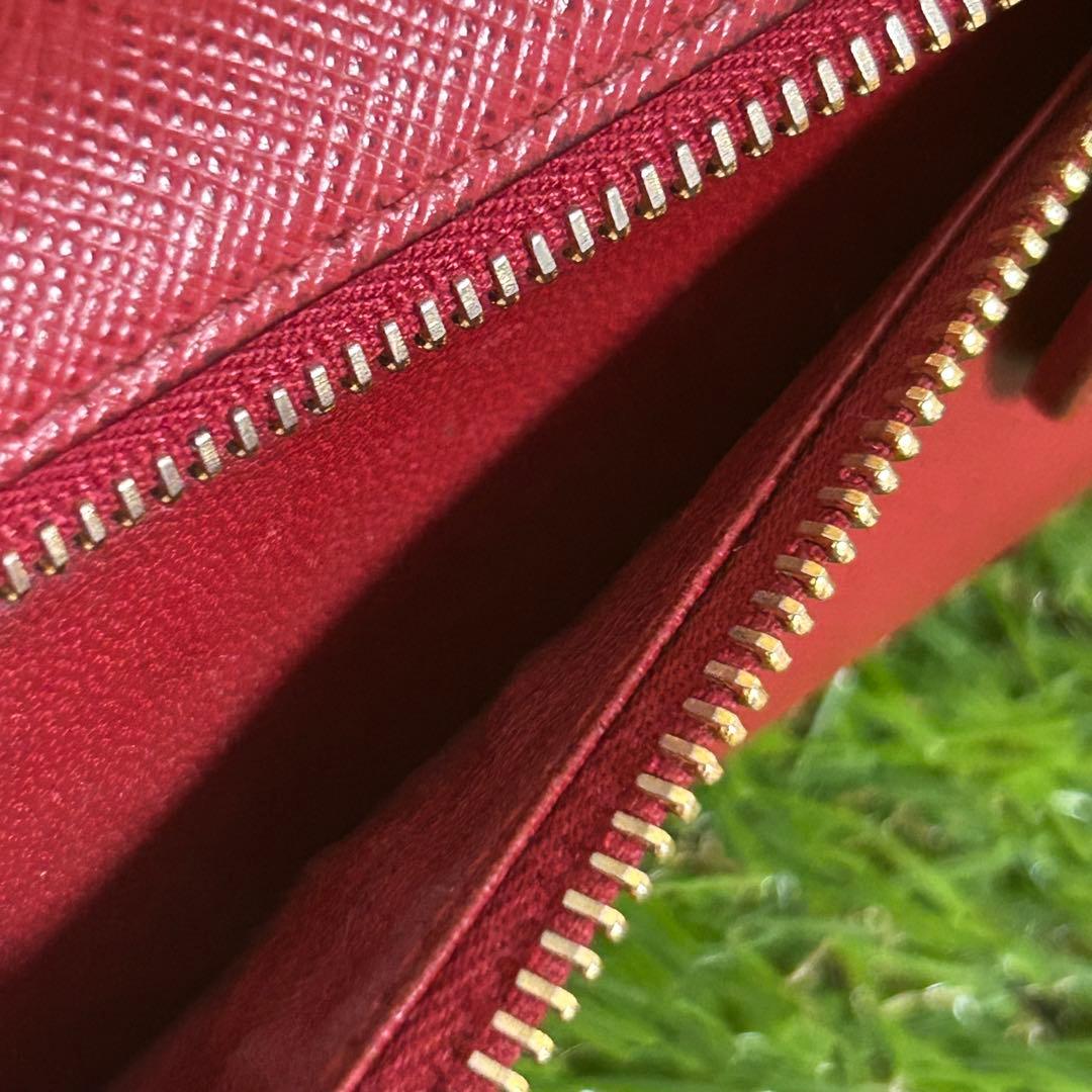 PRADA プラダ 財布 折り財布 チェーン