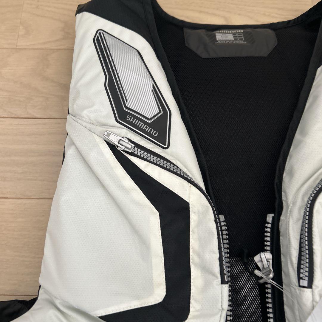 新品！シマノ ライフジャケット VF-142N ネクサス