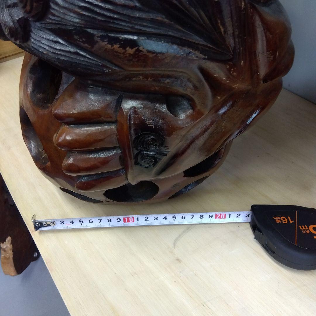 木製玉乗り獅子彫刻 　右玉乗り　①　厄除け