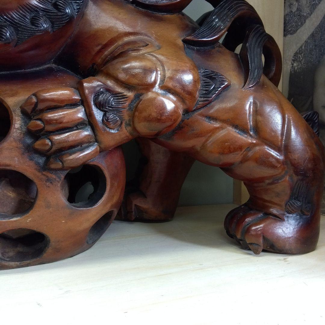 木製玉乗り獅子彫刻 　右玉乗り　①　厄除け